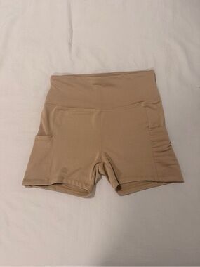 High-Rise Women’s Bike Shorts with Side Pockets — Beige